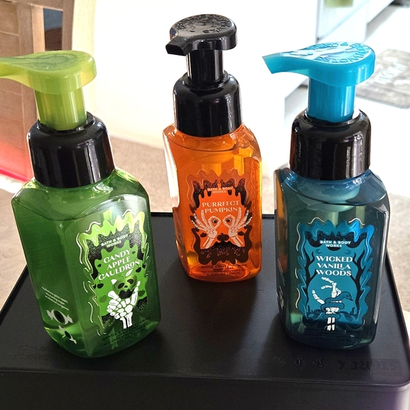 Apple 🍏 Pumpkin 🎃 Vanilla Foaming Handsoap Bath & Body Works - Picture 8 of 8